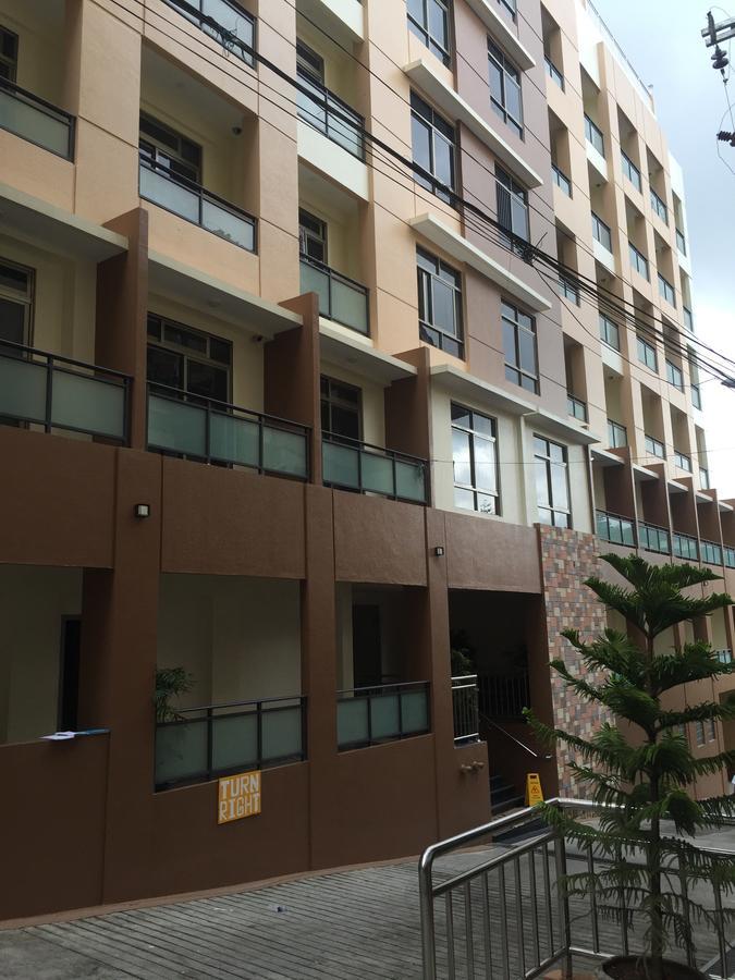 Susana'S Baguio Condotel バギオ エクステリア 写真